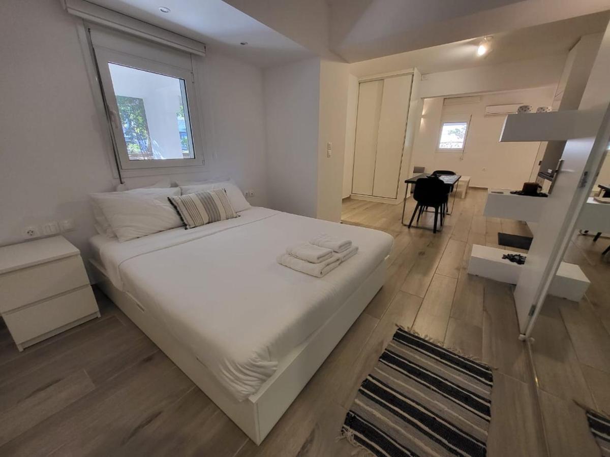 Apartment Near The Center Of Glyfada Athén Kültér fotó