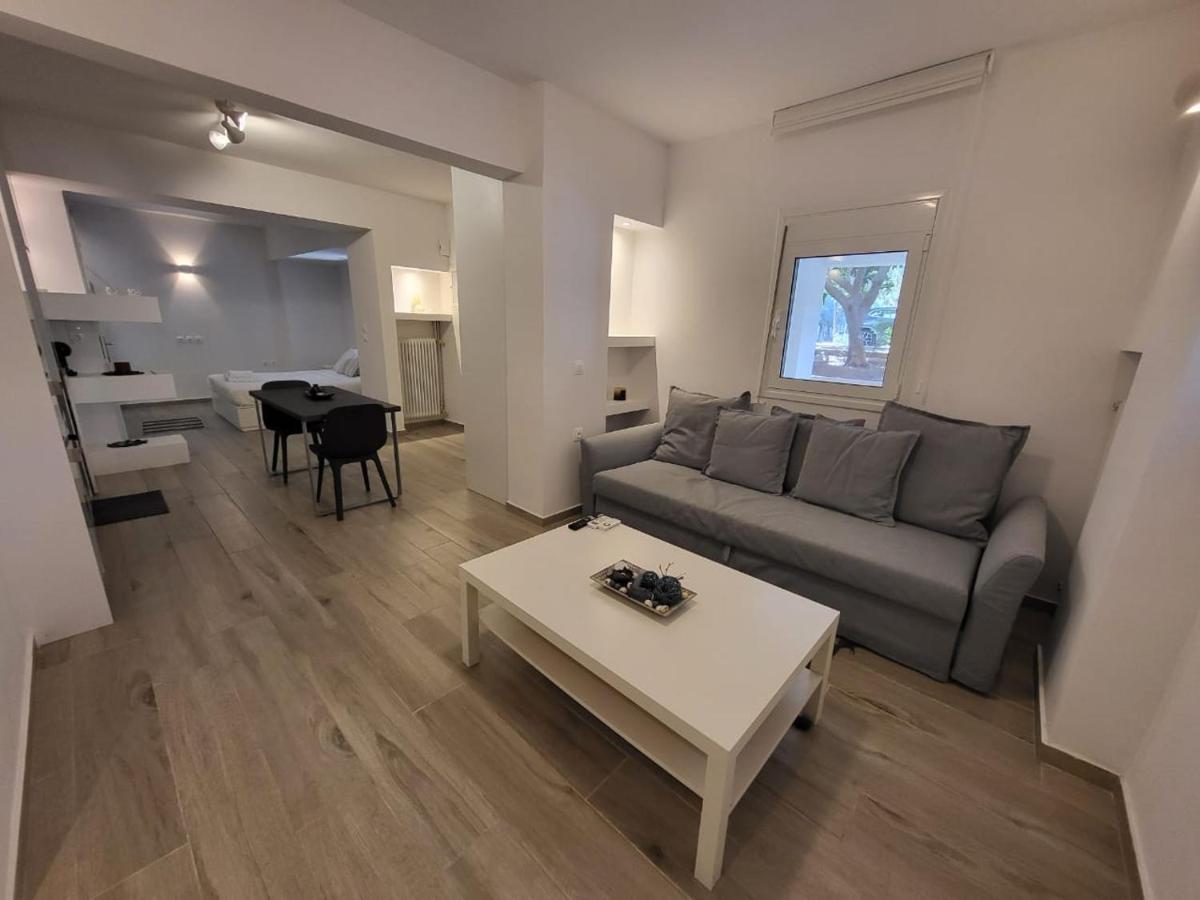 Apartment Near The Center Of Glyfada Athén Kültér fotó