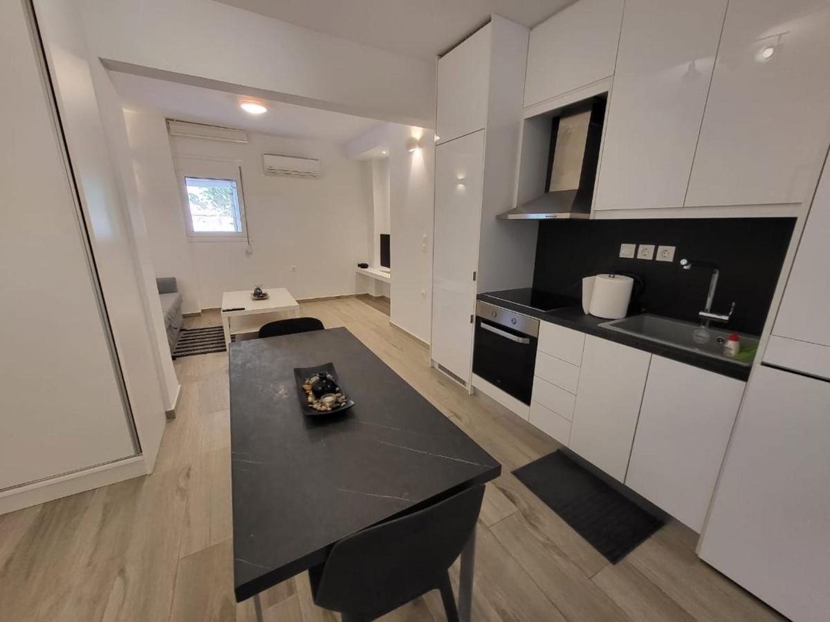Apartment Near The Center Of Glyfada Athén Kültér fotó