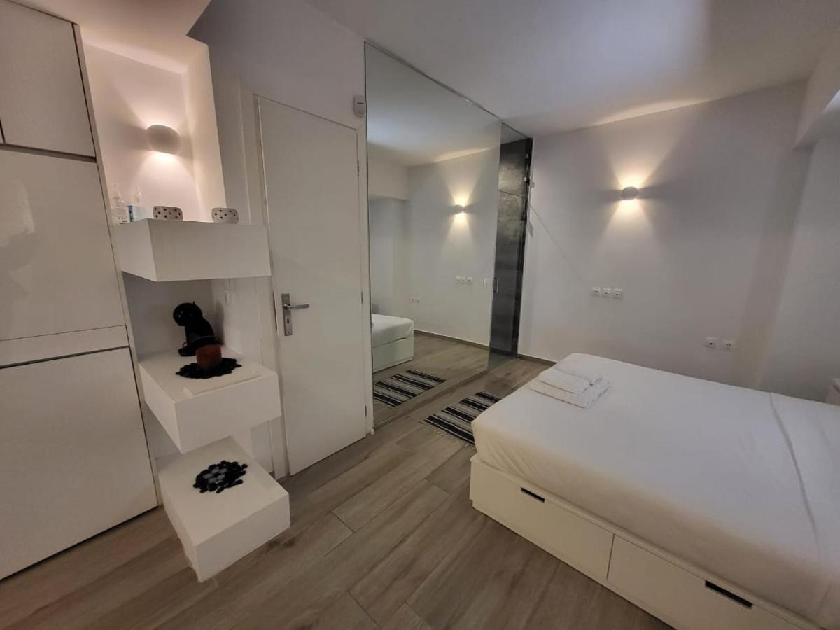 Apartment Near The Center Of Glyfada Athén Kültér fotó