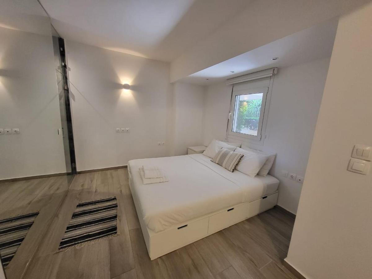 Apartment Near The Center Of Glyfada Athén Kültér fotó